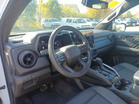Used 2024 Chevrolet Colorado Trail Boss w/ Advanced Trailering Package image 8