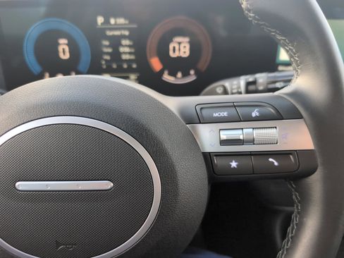 Used 2025 Hyundai Kona SEL image 32