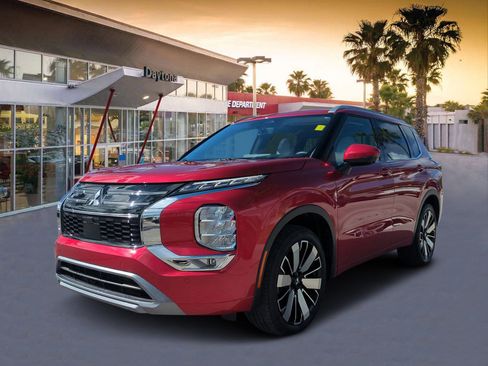 Used 2025 Mitsubishi Outlander SEL image 7