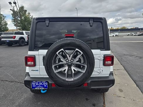 Used 2024 Jeep Wrangler Unlimited AWD/4WD image 7