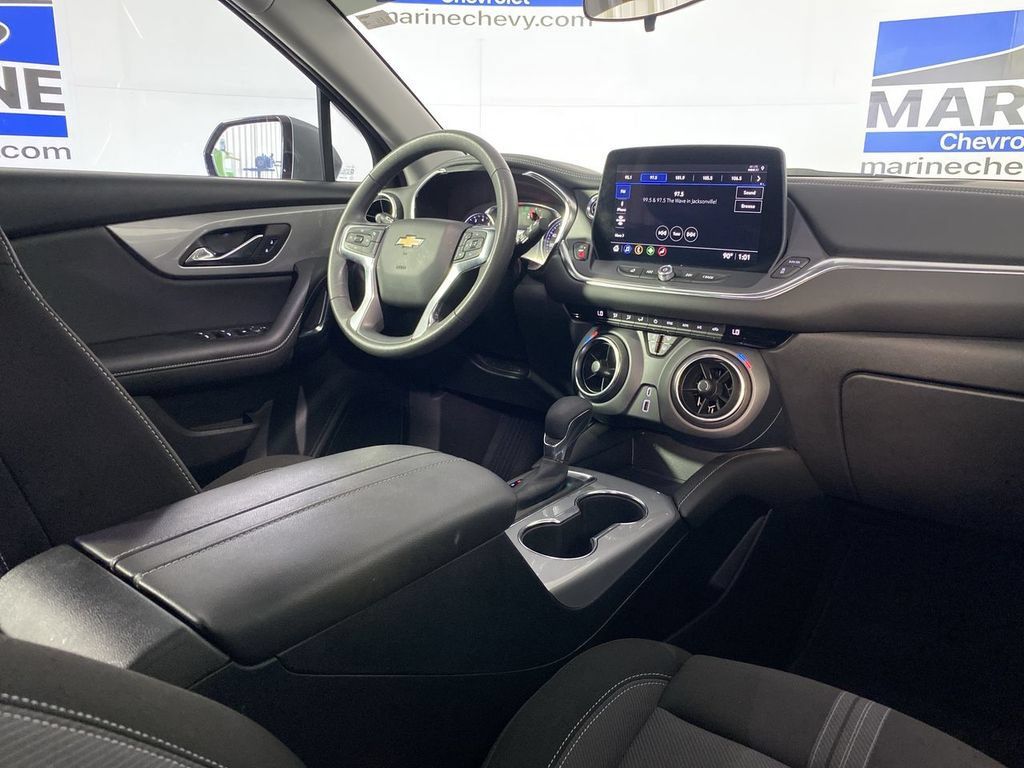 Used 2023 Chevrolet Blazer LT FWD image 26