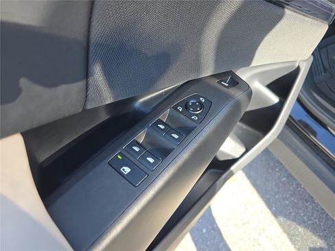 Used 2025 BMW X3 xDrive30i w/ Convenience Package image 19