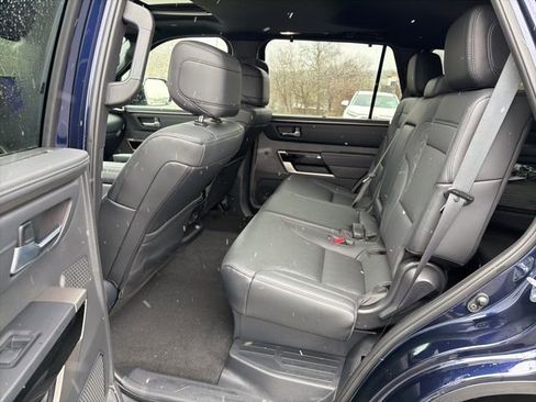 Used 2025 Toyota Sequoia Platinum image 16