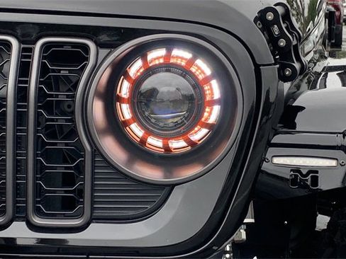 Certified 2021 Jeep Gladiator Mojave image 10