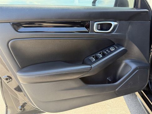 Used 2022 Honda Civic Sport Touring image 11