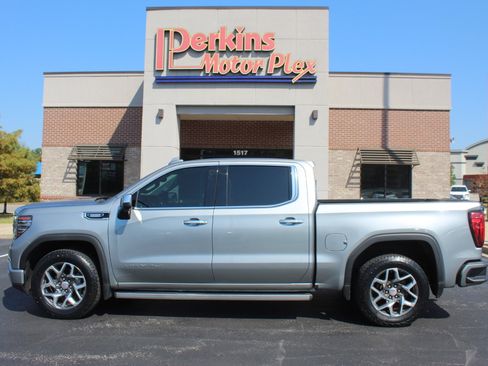Used 2023 GMC Sierra 1500 Denali w/ Technology Package AWD/4WD image 10