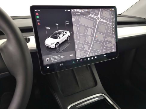 Used 2024 Tesla Model Y Long Range AWD/4WD image 21