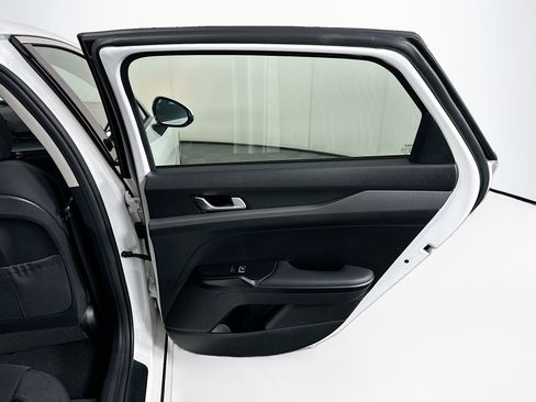 Used 2025 Kia K5 LXS image 28