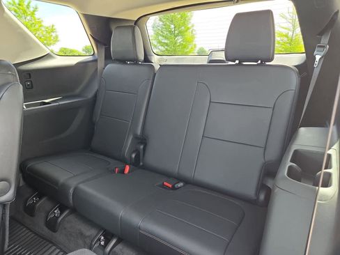 Used 2019 Chevrolet Traverse Premier w/ Driver Confidence II Package FWD image 38