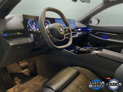 Used 2025 BMW 530i xDrive image 16