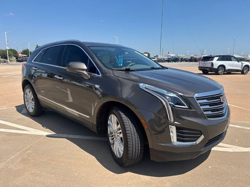 Used 2019 Cadillac XT5 Premium Luxury w/ Driver Assist Package FWD image 4