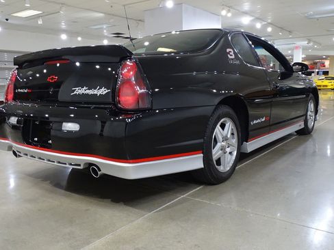 Used 2002 Chevrolet Monte Carlo SS w/ Pace Car Replica Pkg FWD image 15