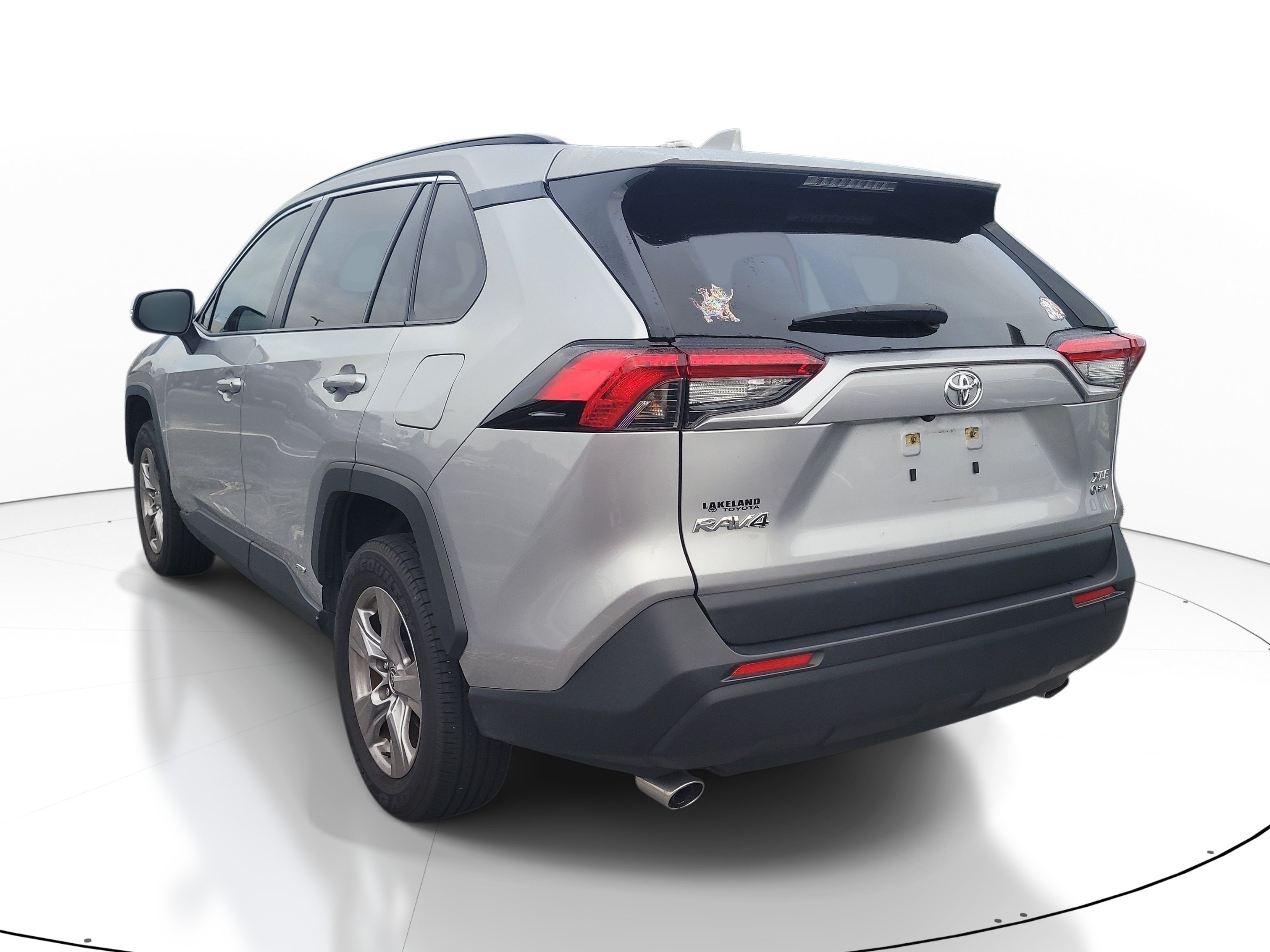 Used 2025 Toyota RAV4 XLE AWD/4WD image 5