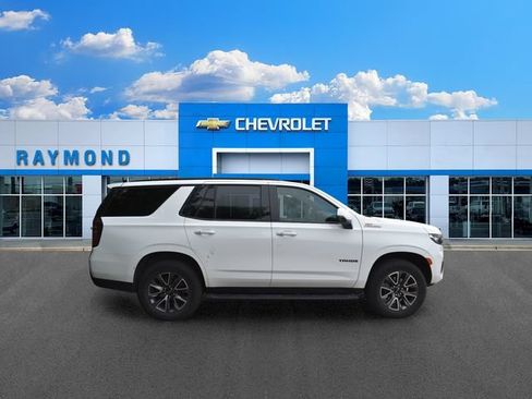 Used 2023 Chevrolet Tahoe Z71 w/ Luxury Package AWD/4WD image 3