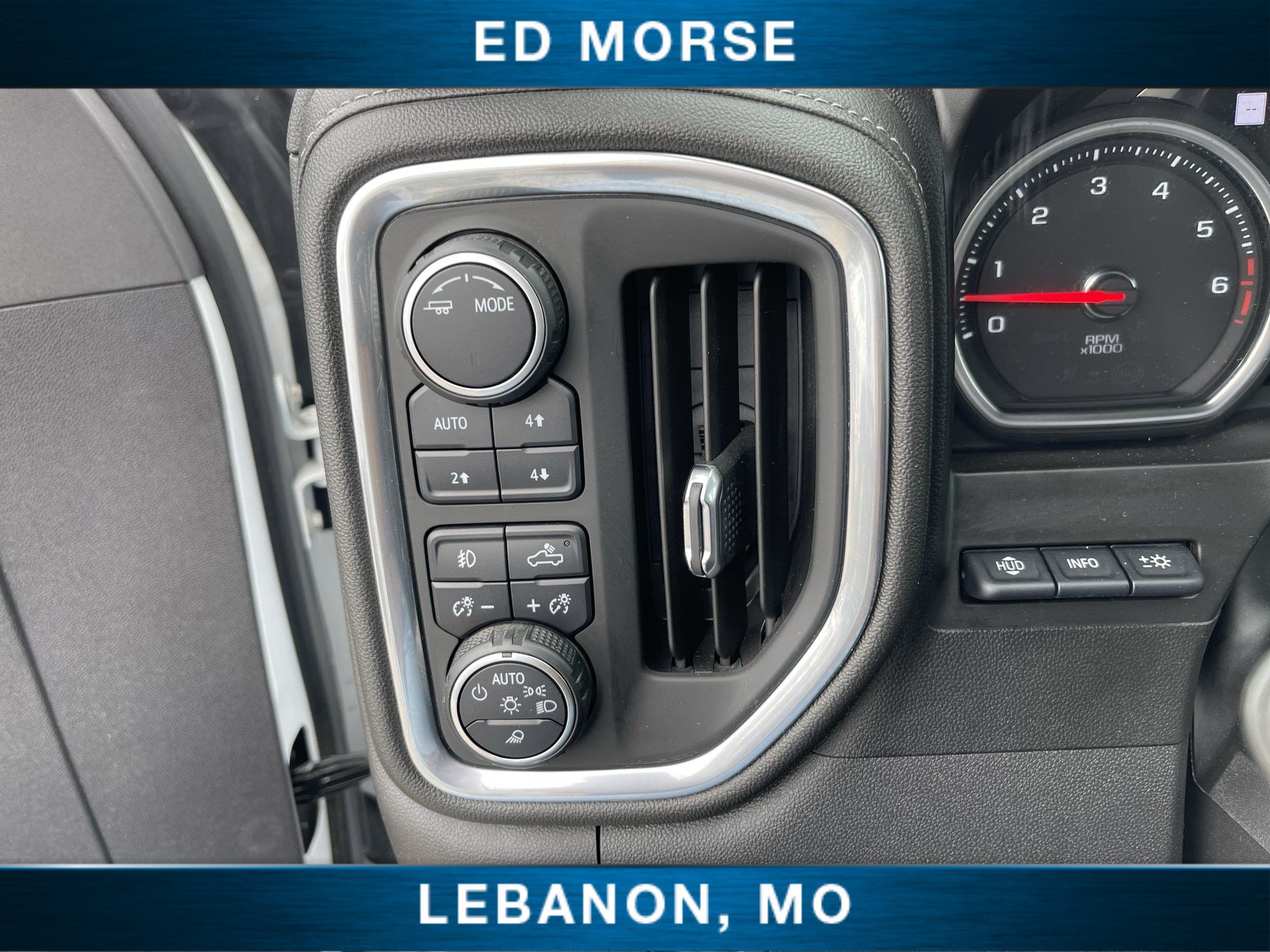 Used 2022 Chevrolet Silverado 1500 LTZ w/ Technology Package AWD/4WD image 17
