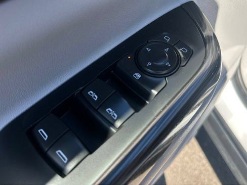 Used 2023 GMC Acadia SLT w/ Trailering Package AWD/4WD image 19