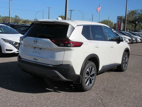 Certified 2023 Nissan Rogue SV image 3