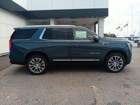 New 2026 GMC Yukon Denali w/ Denali Reserve Package AWD/4WD image 5
