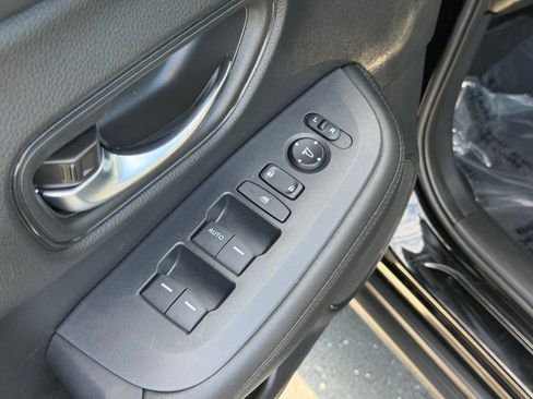 Used 2024 Honda HR-V LX image 12