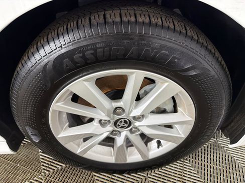 Used 2025 Toyota Camry LE w/ Convenience Package FWD image 12