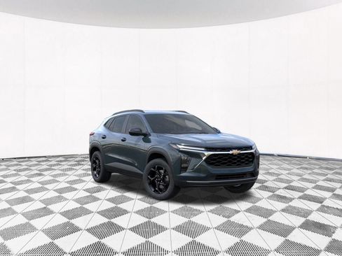 New 2026 Chevrolet Trax LT w/ Driver Confidence Package FWD image 8