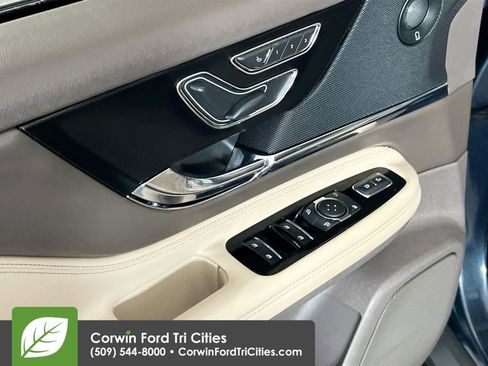 Used 2020 Lincoln Corsair Reserve image 12