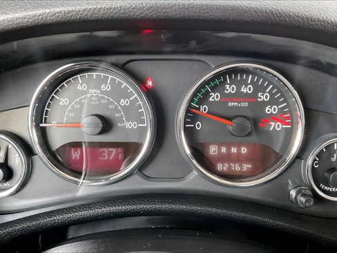 Used 2016 Jeep Wrangler Unlimited Rubicon image 12