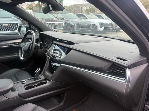 Certified 2024 Cadillac XT6 Luxury FWD image 15