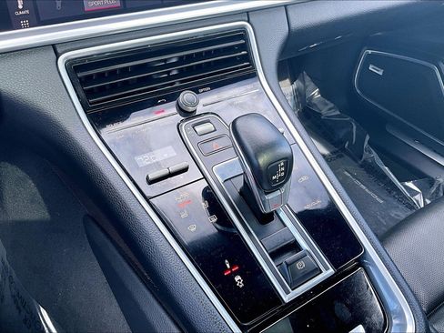 Used 2019 Porsche Panamera 4 image 31