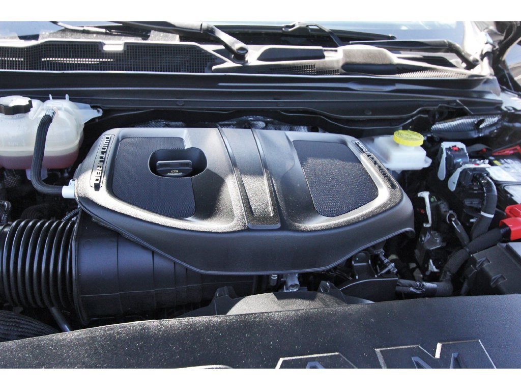 Used 2026 RAM 1500 Laramie AWD/4WD image 32