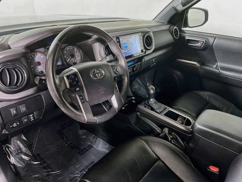 Certified 2021 Toyota Tacoma TRD Off-Road w/ TRD Premium Off Road Package AWD/4WD image 9