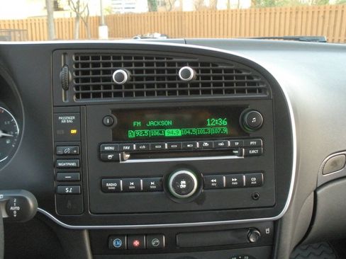 Used 2010 Saab 9-3 X image 34