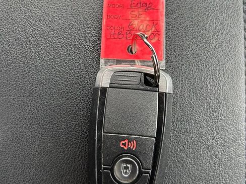 Used 2017 Ford Edge SE AWD/4WD image 28