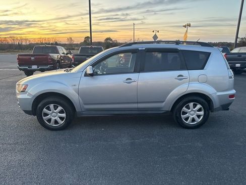Used 2012 Mitsubishi Outlander ES image 10