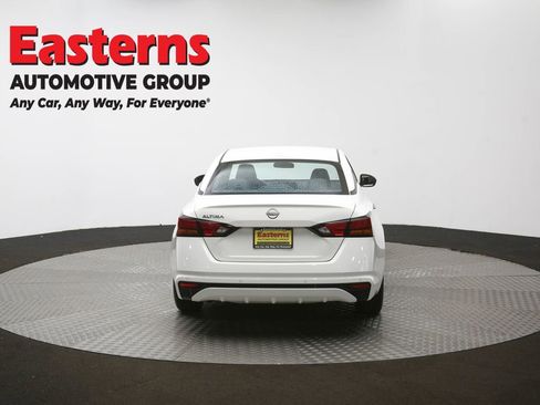 Used 2025 Nissan Altima 2.5 SV image 36