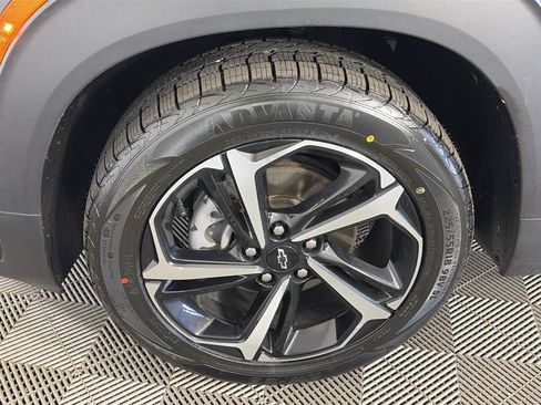 Used 2023 Chevrolet TrailBlazer RS FWD image 13