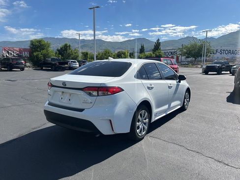 Used 2024 Toyota Corolla LE AWD/4WD image 4