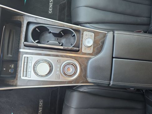 Used 2024 Genesis GV80 2.5T AWD/4WD image 25