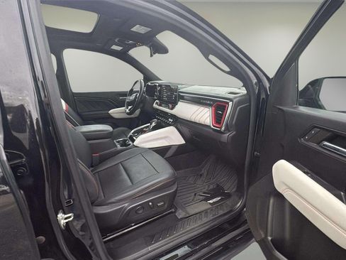 Used 2024 GMC Canyon AT4X AWD/4WD image 4