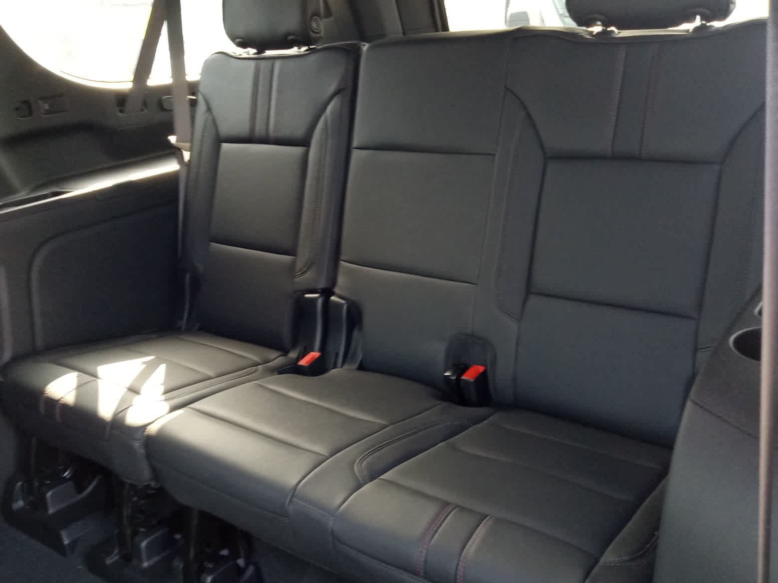 Used 2024 Chevrolet Suburban RST w/ Luxury Package AWD/4WD image 12