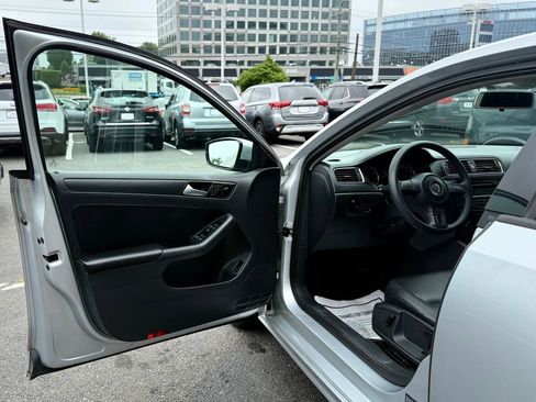 Used 2014 Volkswagen Jetta SE FWD image 9