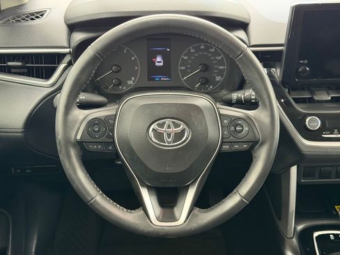 Used 2023 Toyota Corolla Cross LE FWD image 11