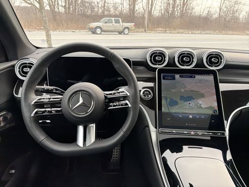 Used 2026 Mercedes-Benz GLC 300 4MATIC image 12