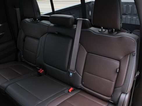 Used 2025 GMC Sierra 1500 Denali w/ Technology Package image 32