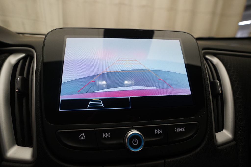Used 2025 Chevrolet Malibu LT FWD image 19