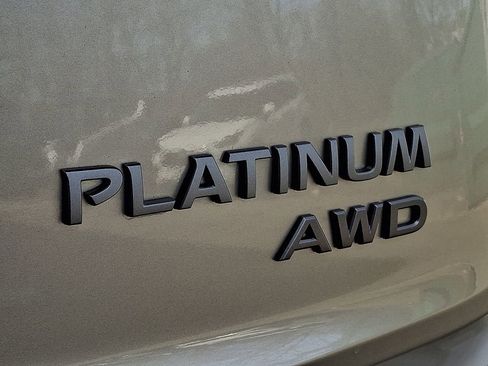 Certified 2025 Nissan Rogue Platinum w/ Platinum Premium Package AWD/4WD image 32