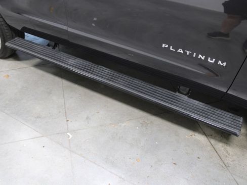 Used 2025 Ford Expedition Platinum w/ Platinum Ultimate Package AWD/4WD image 12