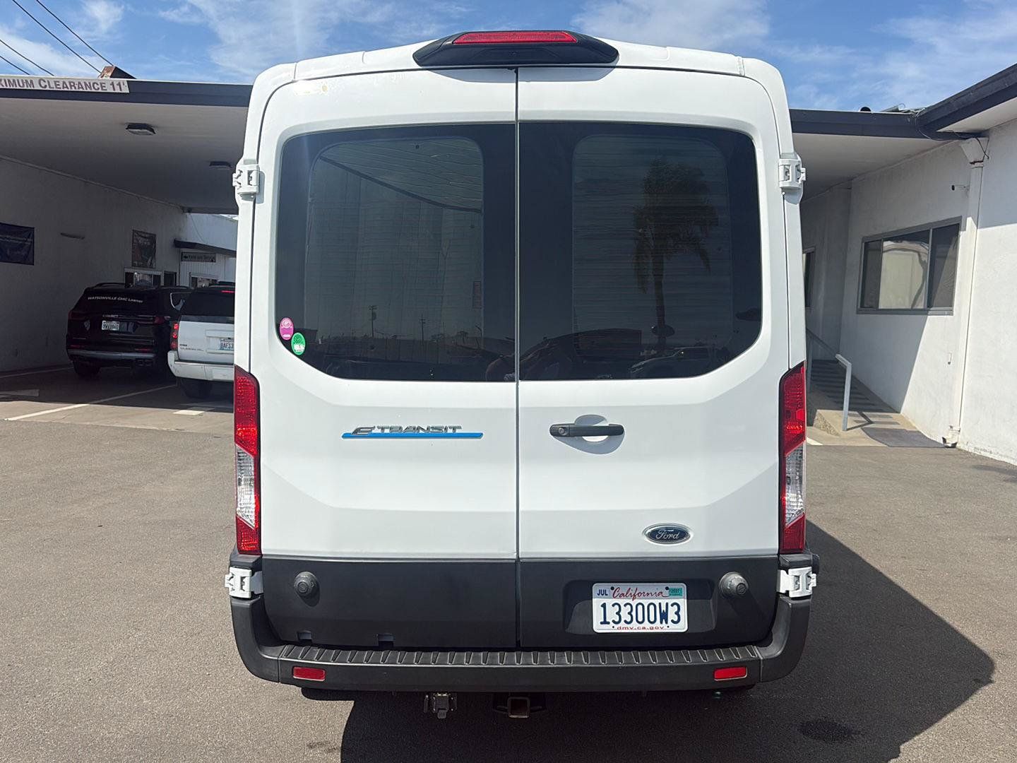 Used 2023 Ford E-Transit Medium Roof RWD image 4