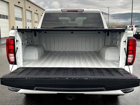 Used 2023 GMC Sierra 1500 Elevation image 18