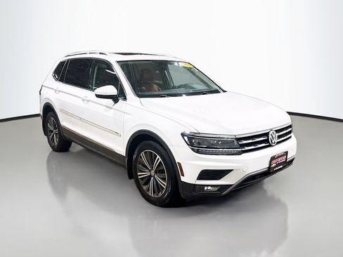 Used 2018 Volkswagen Tiguan SEL Premium AWD/4WD image 3